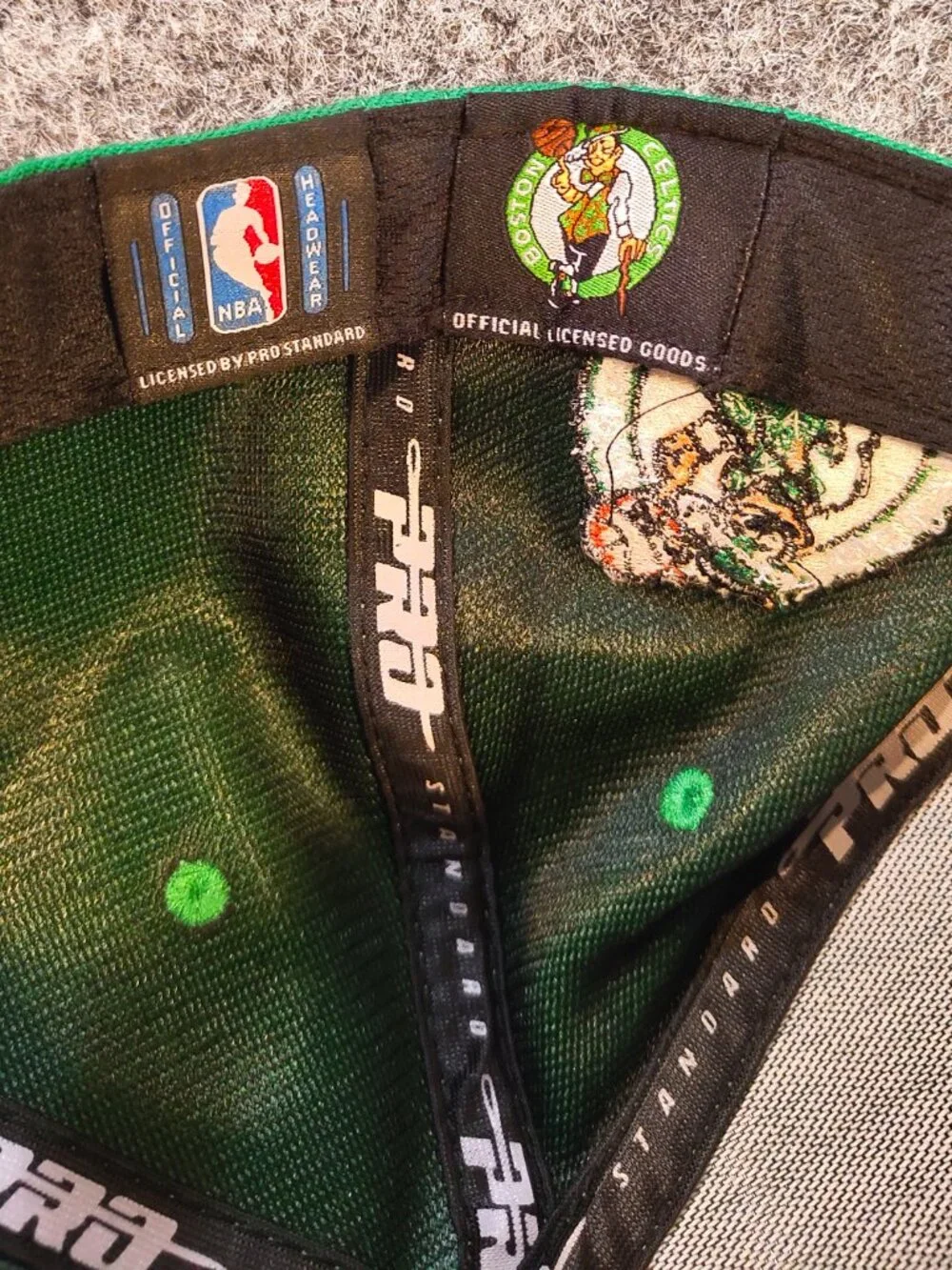Pro Standard Boston Celtics Women’s Rhinestone Snapback Hat